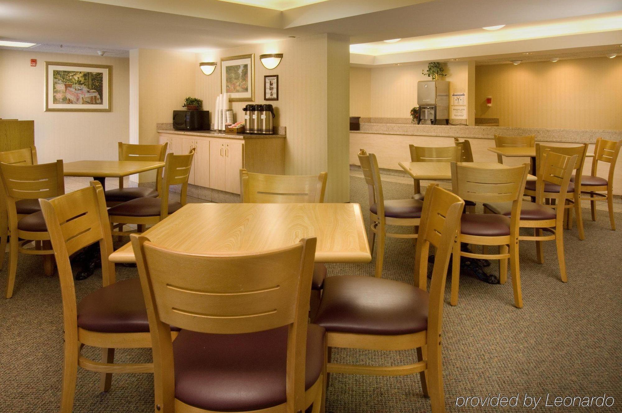 Pear Tree Inn Kansas City Overland Park オーバーランドパーク レストラン 写真